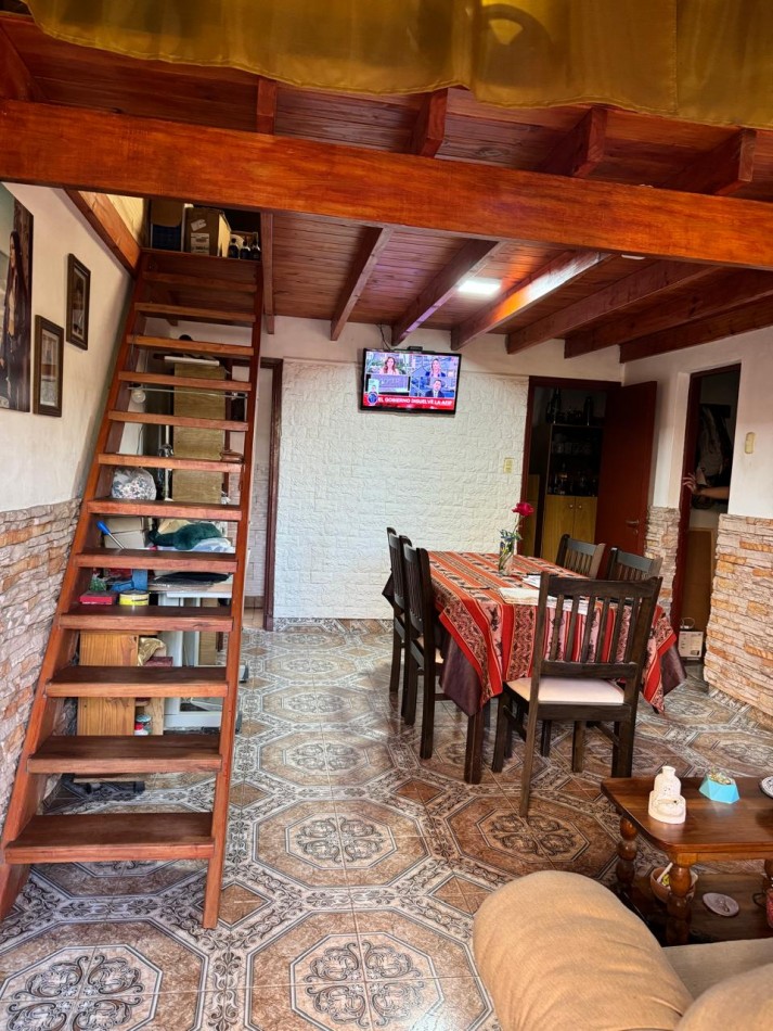 CASA 4 AMBIENTES CON LOCAL SOBRE CALLE SANTA CECILIA Y PUAN