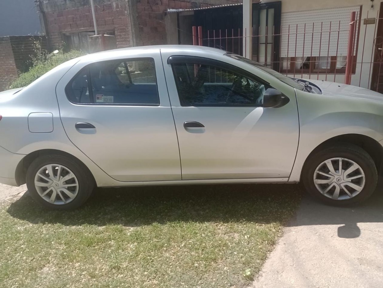 VEHICULO RENAULT LOGAN (2023) HABILITADO PARA REMIS CON LICENCIA INCLUIDA VENDE O PERMUTA