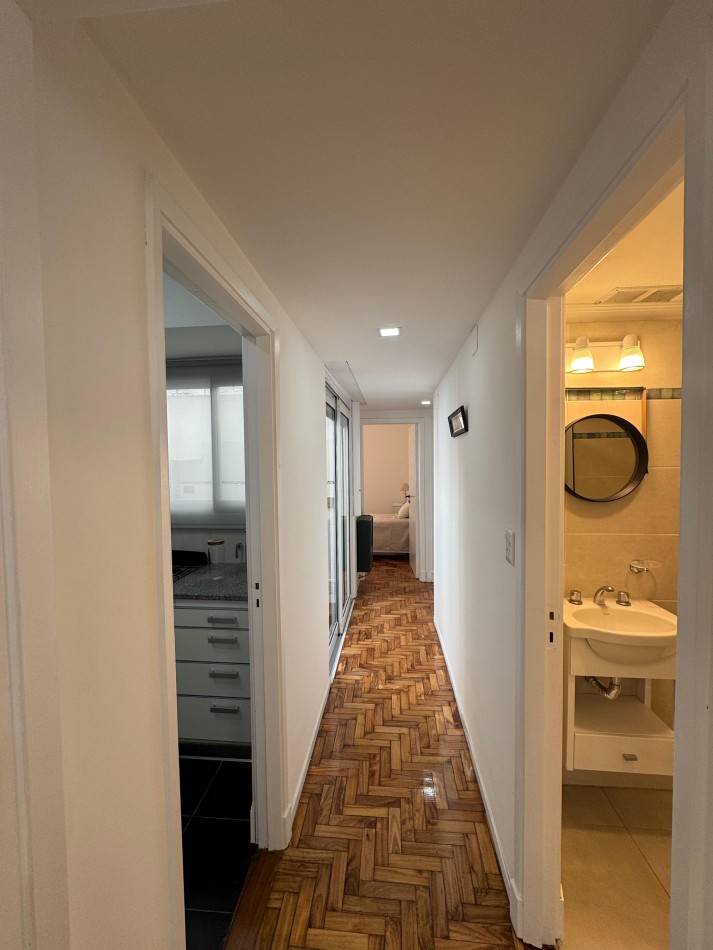 DEPARTAMENTO 4 AMBIENTES A LA CALLE CON BALCON TERRAZA CUBIERTO, LAVADERO Y VISTA PARCIAL LATERAL AL MAR