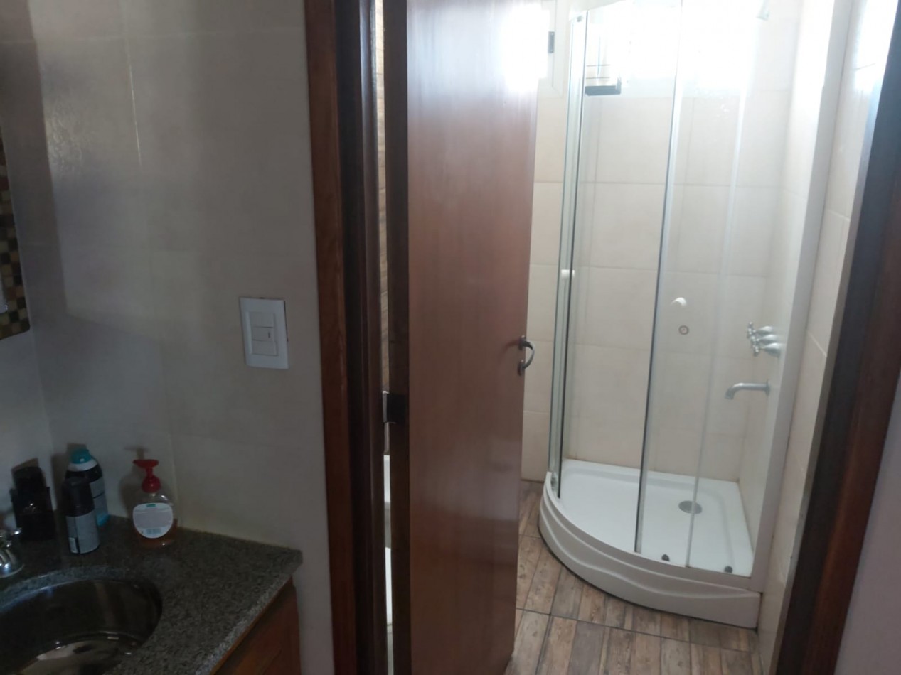 CASA DE 5 AMBIENTES CON AMPLIO PARQUE Y PILETA EN CHAPADMALAL VENDE Y PERMUTA