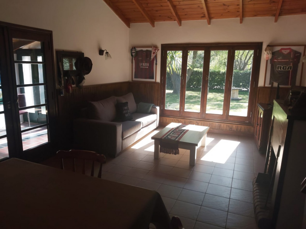 CASA DE 5 AMBIENTES CON AMPLIO PARQUE Y PILETA EN CHAPADMALAL VENDE Y PERMUTA