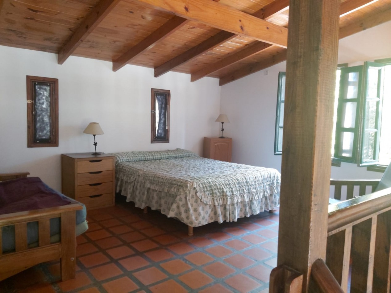 CASA DE 5 AMBIENTES CON AMPLIO PARQUE Y PILETA EN CHAPADMALAL VENDE Y PERMUTA