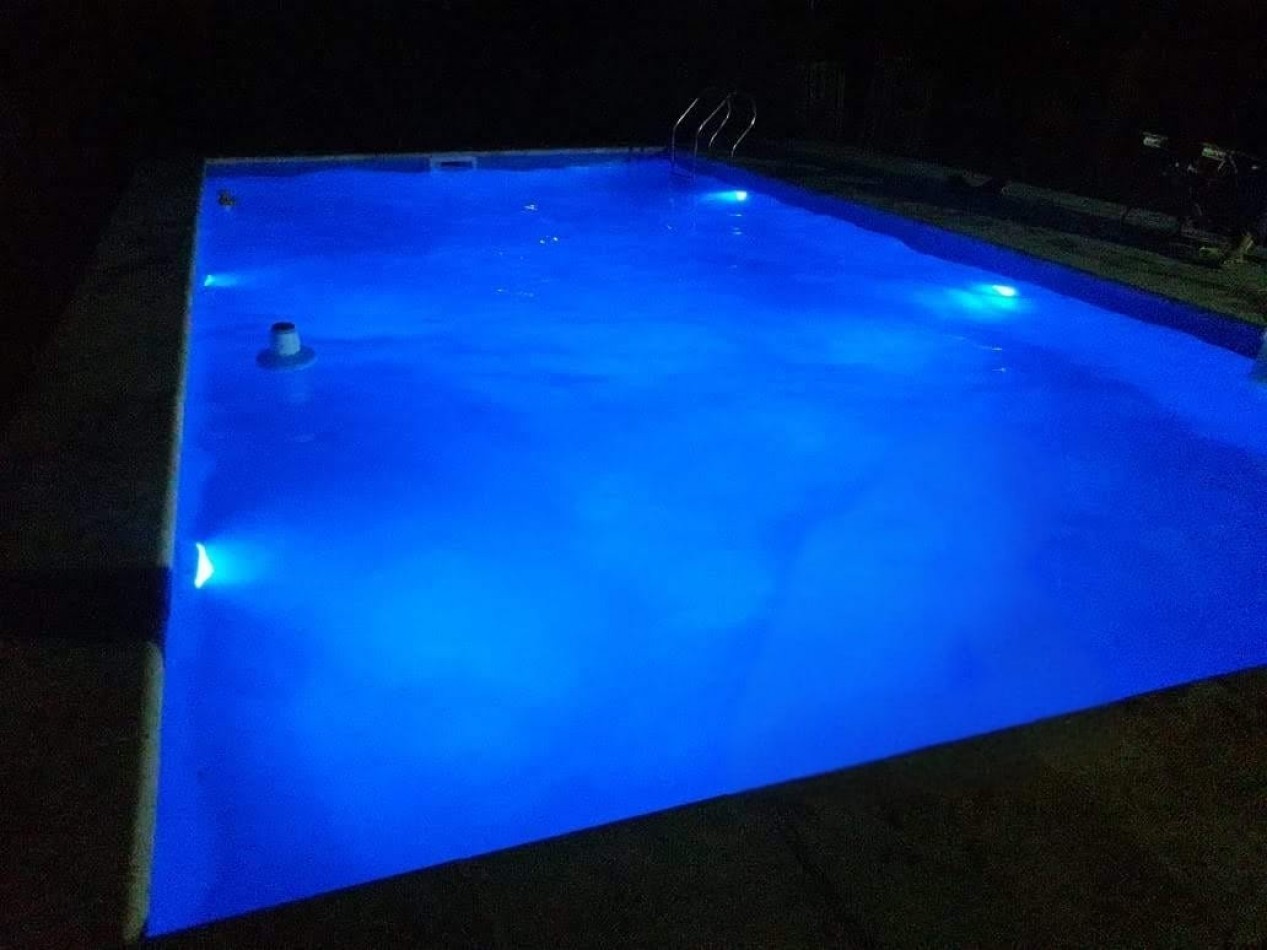 CASA DE 5 AMBIENTES CON AMPLIO PARQUE Y PILETA EN CHAPADMALAL VENDE Y PERMUTA
