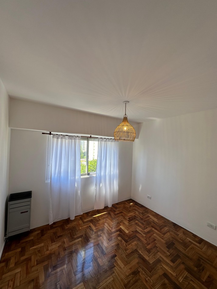 DEPARTAMENTO 3 AMBIENTES A LA CALLE CON BALCON SALIENTE