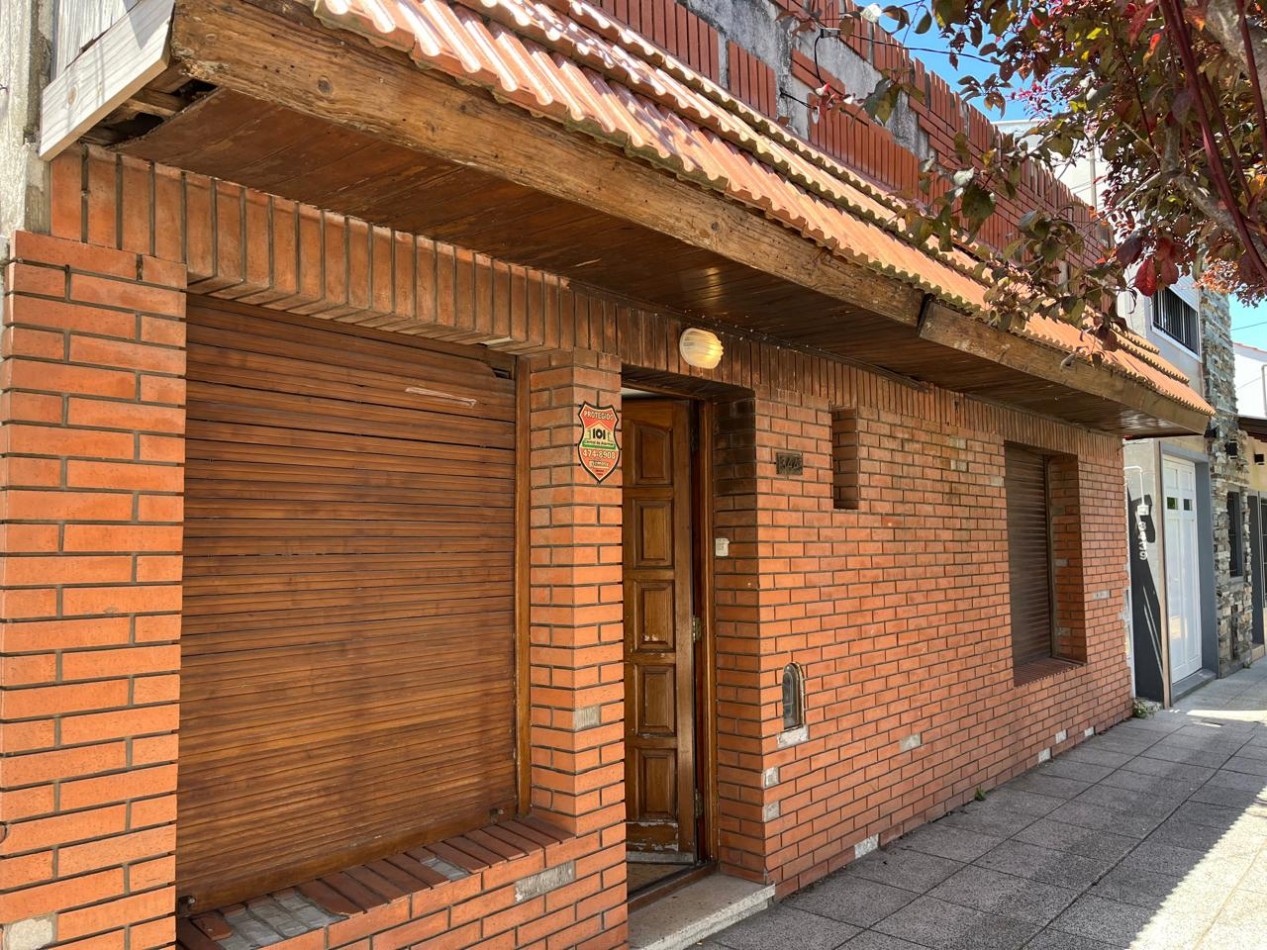 PH 3 AMBIENTES AL FRENTE EN PLANTA BAJA CON PATIO EN SAN JOSE