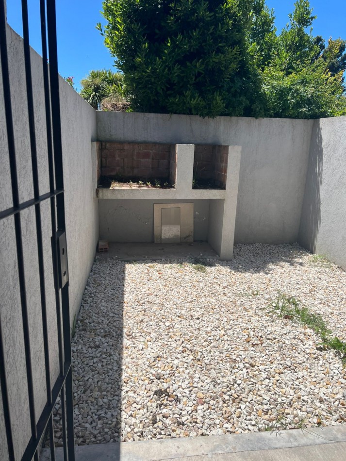 PH 2 AMBIENTES CON PARRILLA Y ESPACIO PARA AUTO EN PUNTA MOGOTES.APTO CREDITO