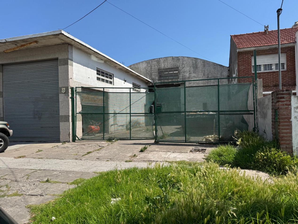 GALPON CON LOCAL A LA CALLE EN ALBERTI AL 6500