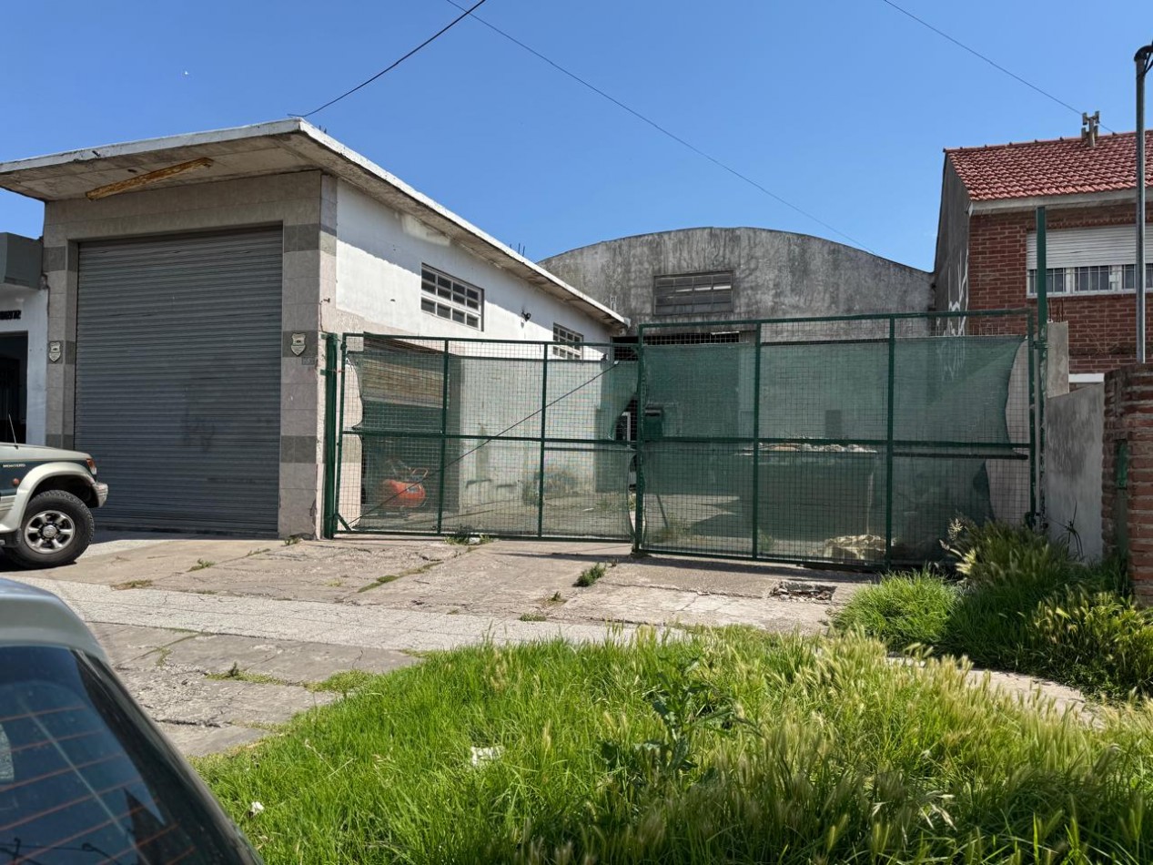 GALPON CON LOCAL A LA CALLE EN ALBERTI AL 6500