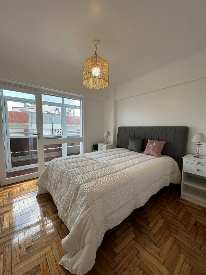 DEPARTAMENTO 3 AMB A LA CALLE CON BALCON SALIENTE, CORRIDO Y CUBIERTO CON COCHERA Y BAULERA