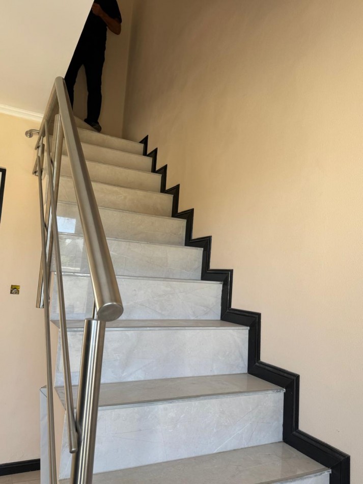 DUPLEX 4 AMBIENTES A ESTRENAR, CON PATIO Y PARRILLA EN COLINAS PERALTA RAMOS