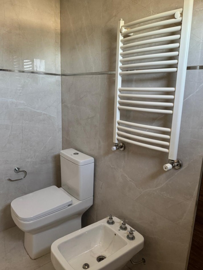 DUPLEX 4 AMBIENTES A ESTRENAR, CON PATIO Y PARRILLA EN COLINAS PERALTA RAMOS