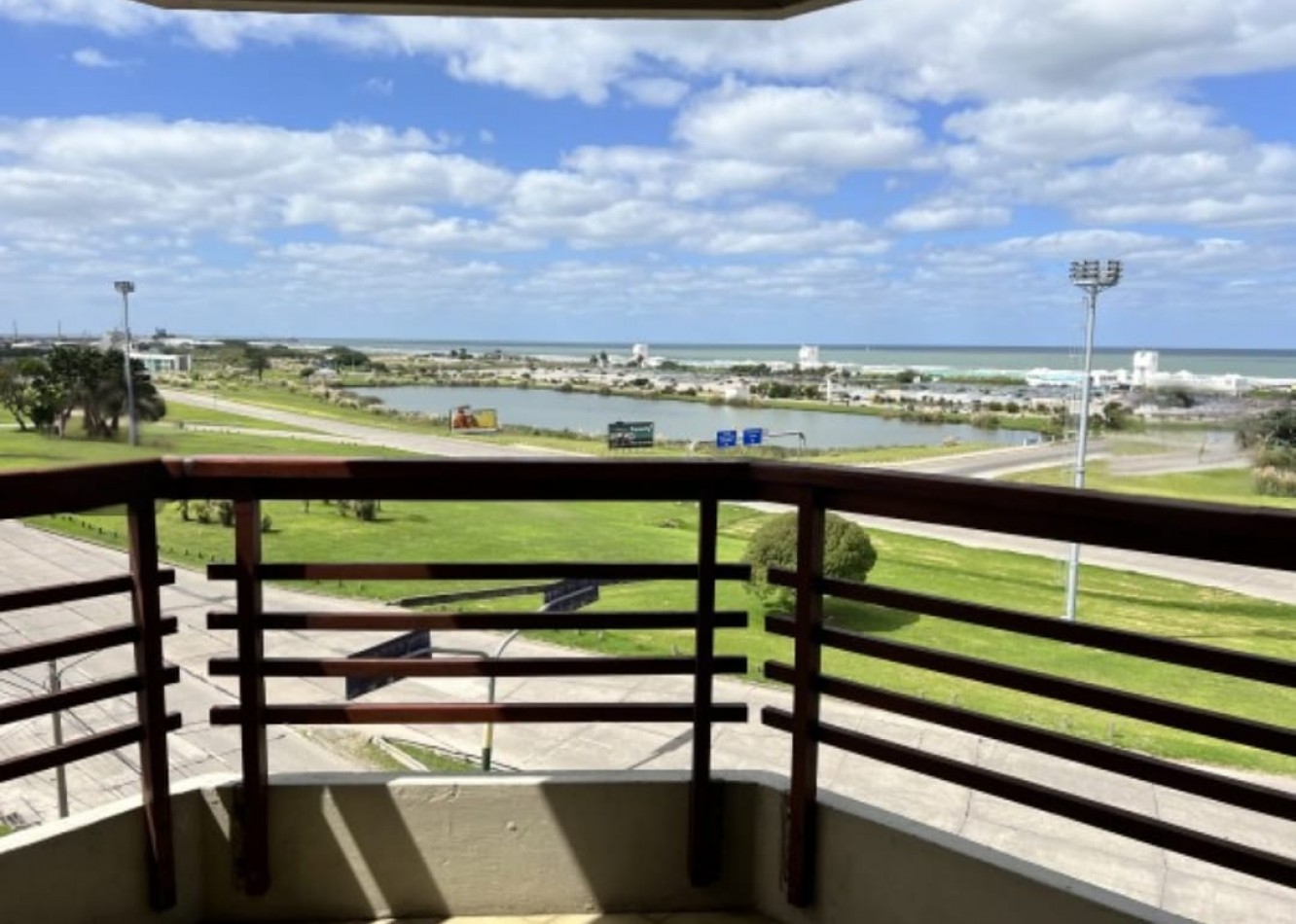 DEPARTAMENTO 3 AMB CON COCHERA Y BAULERA FRENTE AL MAR EN PUNTA MOGOTES. PERMUTA Y FINANCIA. APTO CREDITO
