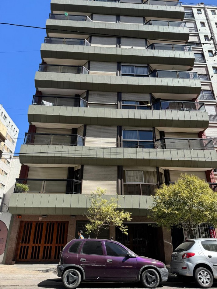 DEPARTAMENTO 2 AMBIENTES AL CONTRAFRENTE ABIERTO EN PLAZA COLON