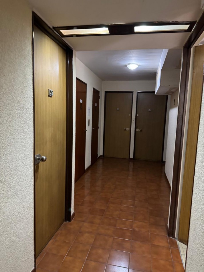 DEPARTAMENTO 2 AMBIENTES AL CONTRAFRENTE ABIERTO EN PLAZA COLON
