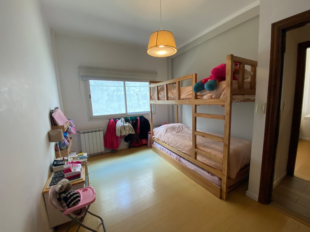 DEPARTAMENTO 3 AMB CON DOBLE BALCON, BAULERA Y QUINCHO EN GUEMES. APTO CREDITO