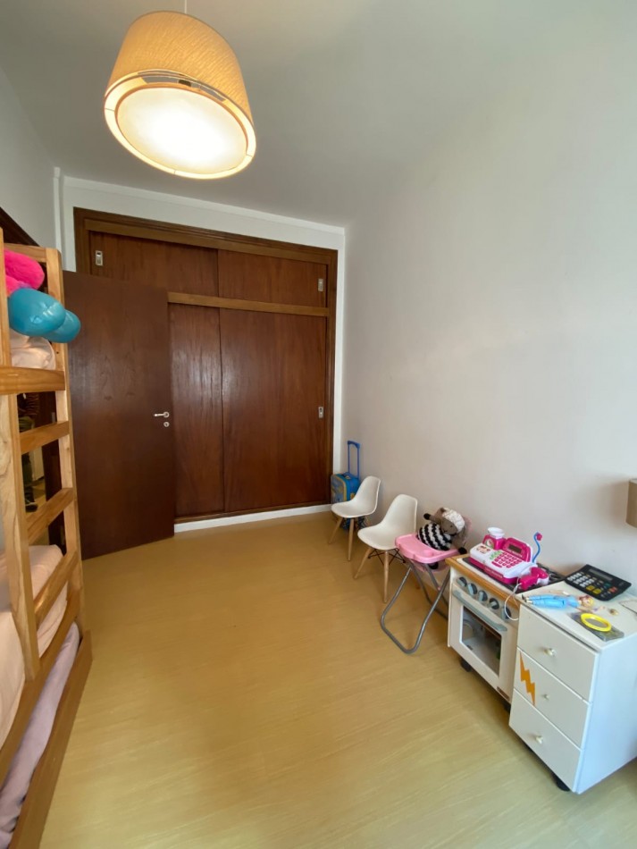 DEPARTAMENTO 3 AMB CON DOBLE BALCON, BAULERA Y QUINCHO EN GUEMES. APTO CREDITO
