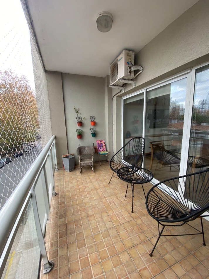 DEPARTAMENTO 3 AMB CON DOBLE BALCON, BAULERA Y QUINCHO EN GUEMES. APTO CREDITO