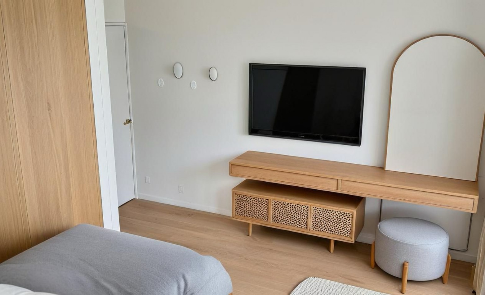 CHALET EN 2 PLANTAS DE 4 AMBIENTES, A 150 MTS. DEL SHOPPING ALDREY (FINALIZACION APROX FINES DE MAYO) 