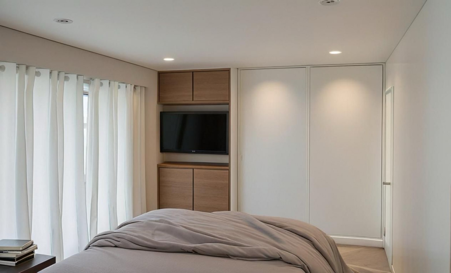 CHALET EN 2 PLANTAS DE 4 AMBIENTES, A 150 MTS. DEL SHOPPING ALDREY (FINALIZACION APROX FINES DE MAYO) 