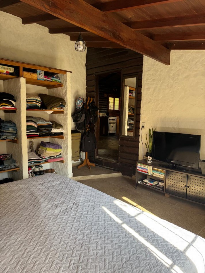CASA TIPO CABAÑA DE 2 AMB CON PARQUE MAS DEPARTAMENTO EN BOSQUE PERALTA RAMOS. APTO CREDITO.