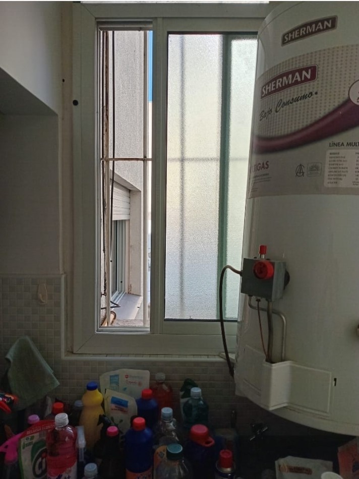 DEPARTAMENTO 3 AMB CON BALCON SALIENTE A LA CALLE EN EL CENTRO. APTO CREDITO