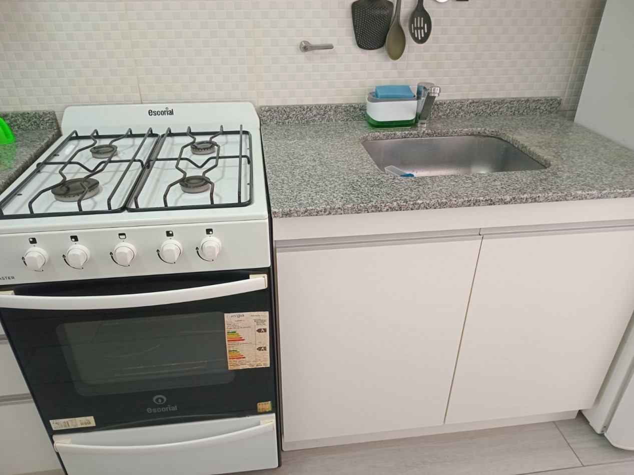 DEPARTAMENTO 3 AMB CON BALCON SALIENTE A LA CALLE EN EL CENTRO. APTO CREDITO