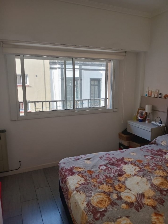 DEPARTAMENTO 3 AMB CON BALCON SALIENTE A LA CALLE EN EL CENTRO. APTO CREDITO