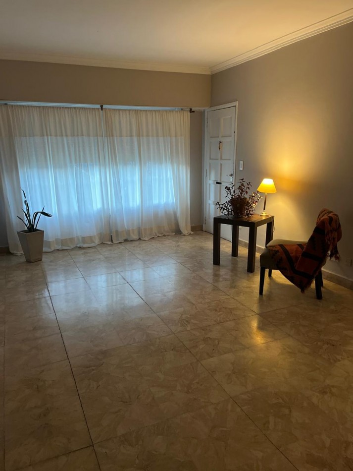CASA DE 3 AMB CON DEPARTAMENTO MAS LOCAL COMERCIAL Y GARAJE. APTO CREDITO