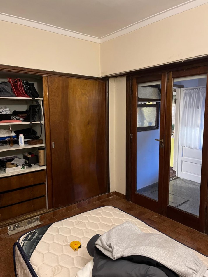 CASA DE 3 AMB CON DEPARTAMENTO MAS LOCAL COMERCIAL Y GARAJE. APTO CREDITO