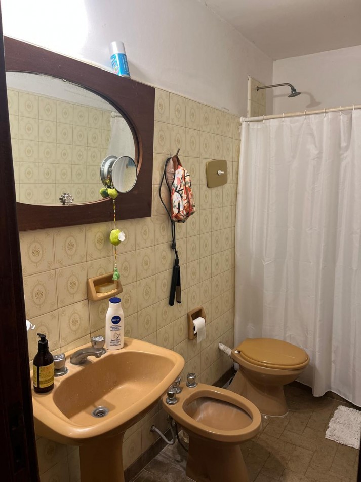 CASA DE 3 AMB CON DEPARTAMENTO MAS LOCAL COMERCIAL Y GARAJE. APTO CREDITO