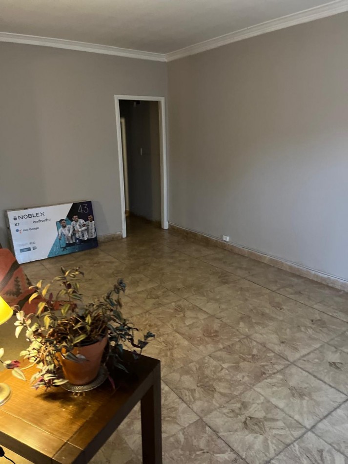 CASA DE 3 AMB CON DEPARTAMENTO MAS LOCAL COMERCIAL Y GARAJE. APTO CREDITO
