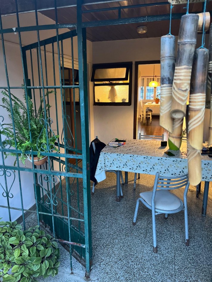 CASA DE 3 AMB CON DEPARTAMENTO MAS LOCAL COMERCIAL Y GARAJE. APTO CREDITO