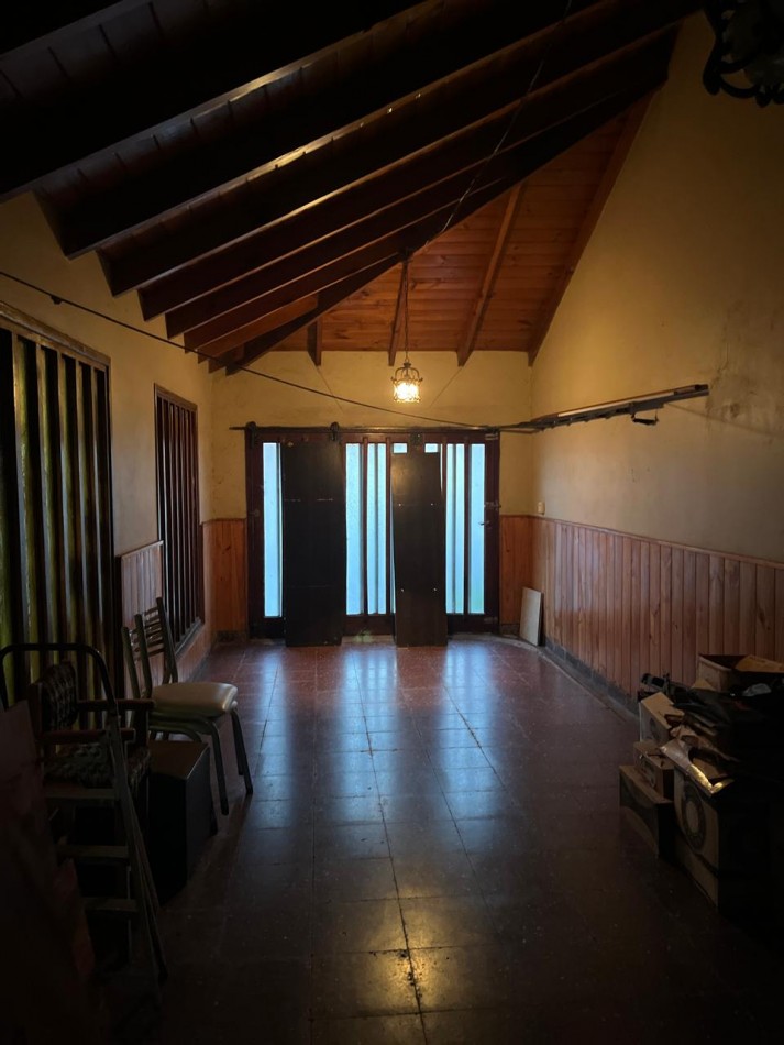 CASA DE 3 AMB CON DEPARTAMENTO MAS LOCAL COMERCIAL Y GARAJE. APTO CREDITO