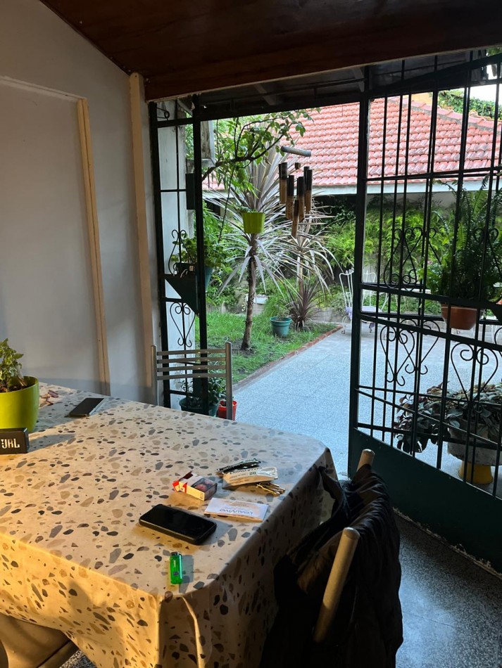 CASA DE 3 AMB CON DEPARTAMENTO MAS LOCAL COMERCIAL Y GARAJE. APTO CREDITO