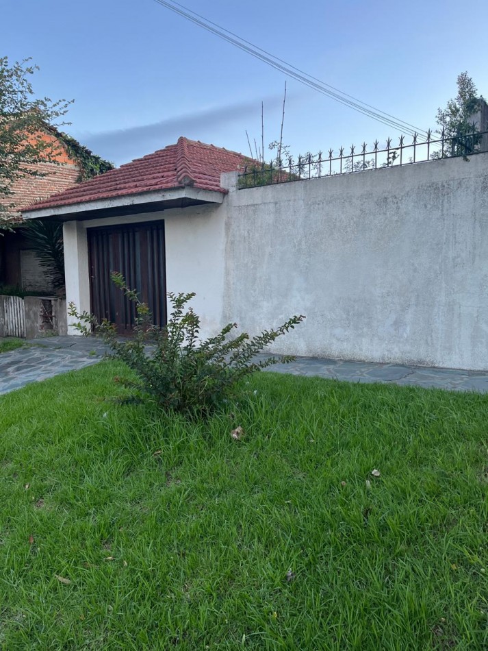 CASA DE 3 AMB CON DEPARTAMENTO MAS LOCAL COMERCIAL Y GARAJE. APTO CREDITO