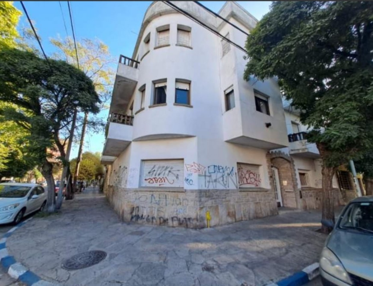 PH DE 3 AMB EN PLANTA BAJA AL FRENTE CON PATIO EN CHAUVIN. APTO CREDITO