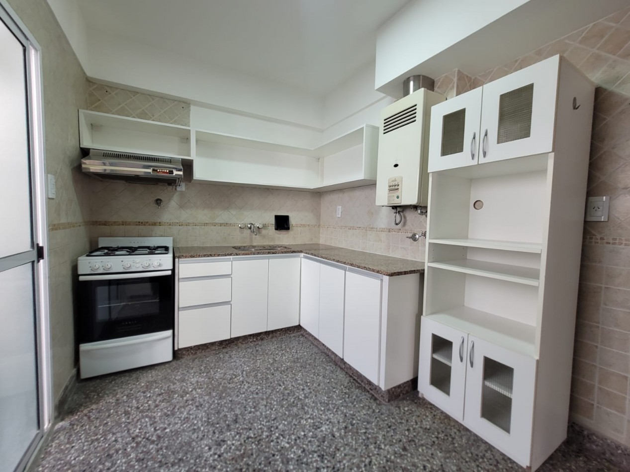 DEPARTAMENTO 3 AMBIENTES CON BALCON SALIENTE