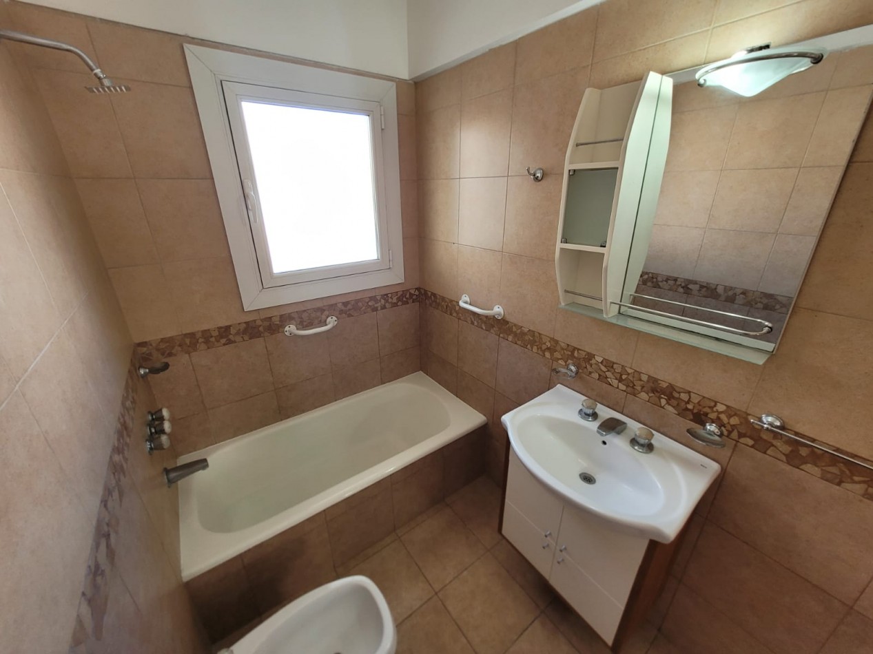 DEPARTAMENTO 3 AMBIENTES CON BALCON SALIENTE