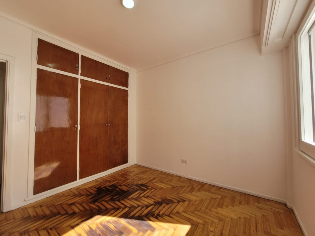 DEPARTAMENTO 3 AMBIENTES CON BALCON SALIENTE