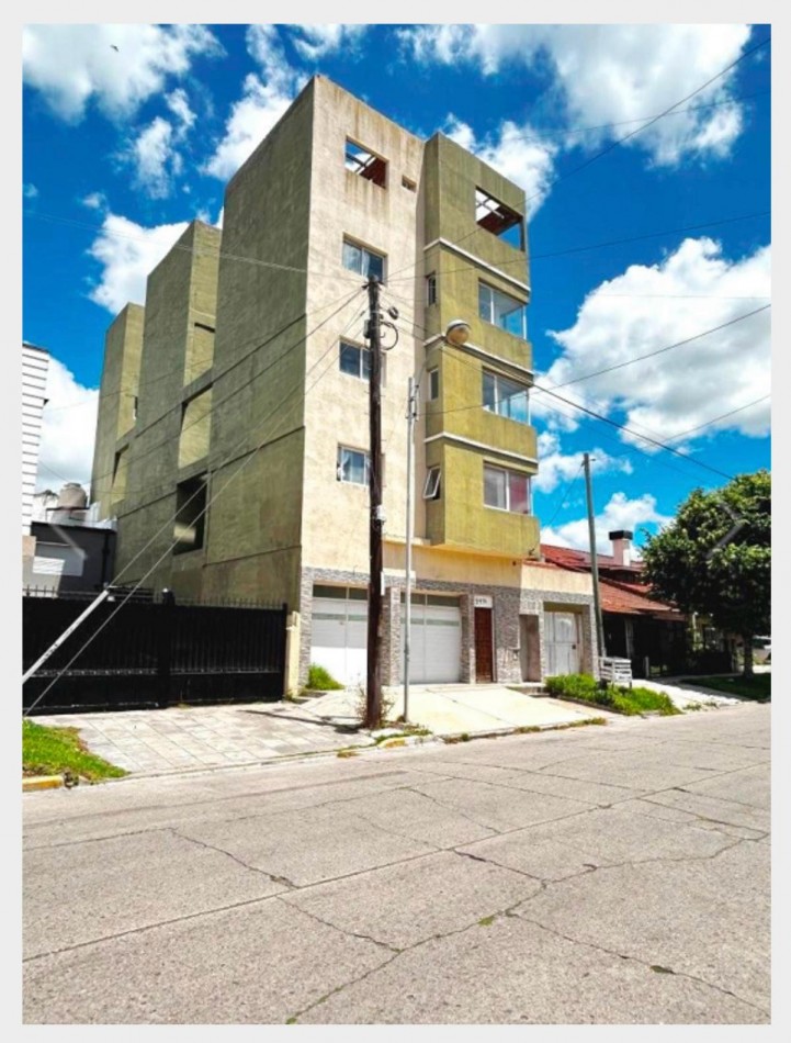 EDIFICIO ENTERO EN CALLE NECOCHEA Y CHILE