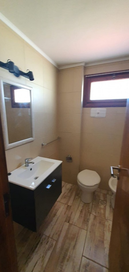 CASA 4 AMBIENTES CON PARQUE Y GARAJE EN MIRAMAR