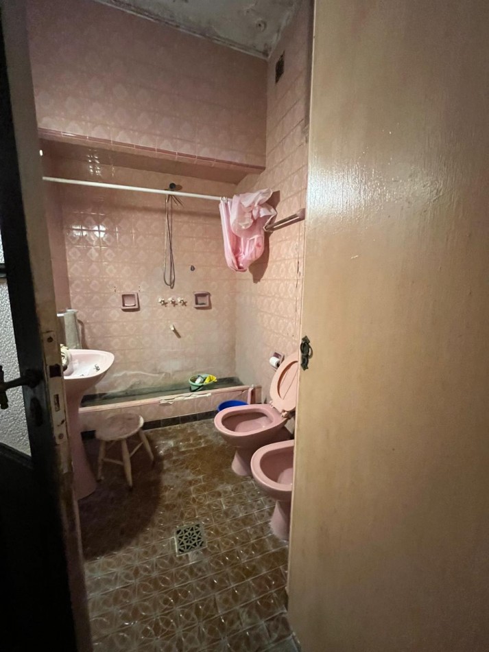 CHALET PARA RECICLAR EN LO MEJOR DEL BARRIO LA PERLA