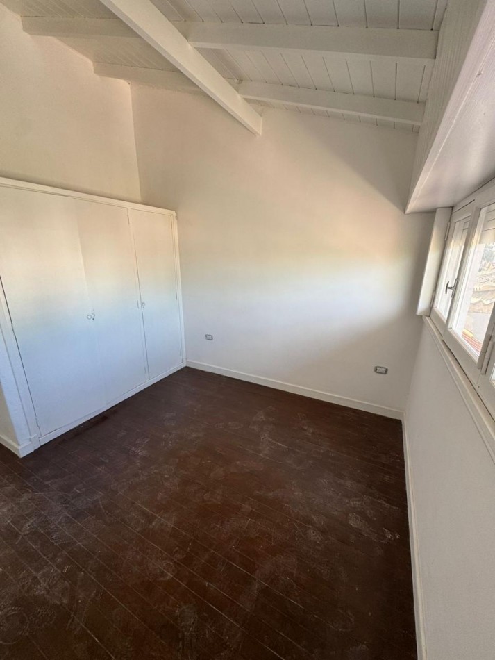 PH 3 AMBIENTES EN 1ER. PISO POR ESCALERA EN VILLA PRIMERA