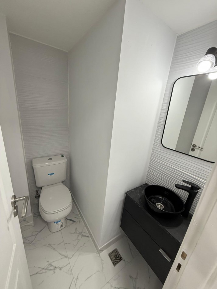 DEPARTAMENTO 2 AMB CON  DEPENDENCIA, BALCON, RECICLADO A NUEVO EN ALDREY, VENDE Y PERMUTA. OPCION DE COCHERA