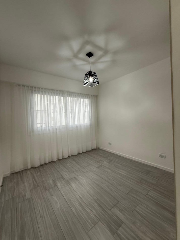 DEPARTAMENTO 2 AMB CON  DEPENDENCIA, BALCON, RECICLADO A NUEVO EN ALDREY, VENDE Y PERMUTA. OPCION DE COCHERA