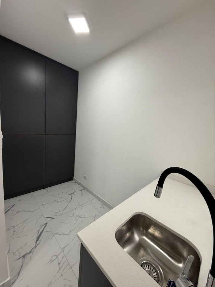 DEPARTAMENTO 2 AMB CON  DEPENDENCIA, BALCON, RECICLADO A NUEVO EN ALDREY, VENDE Y PERMUTA. OPCION DE COCHERA