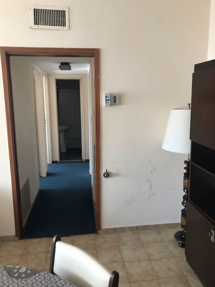 DEPARTAMENTO 4 AMBIENTES A LA CALLE CON BALCON SALIENTE. APTO CREDITO