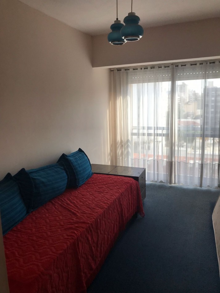 DEPARTAMENTO 4 AMBIENTES A LA CALLE CON BALCON SALIENTE. APTO CREDITO