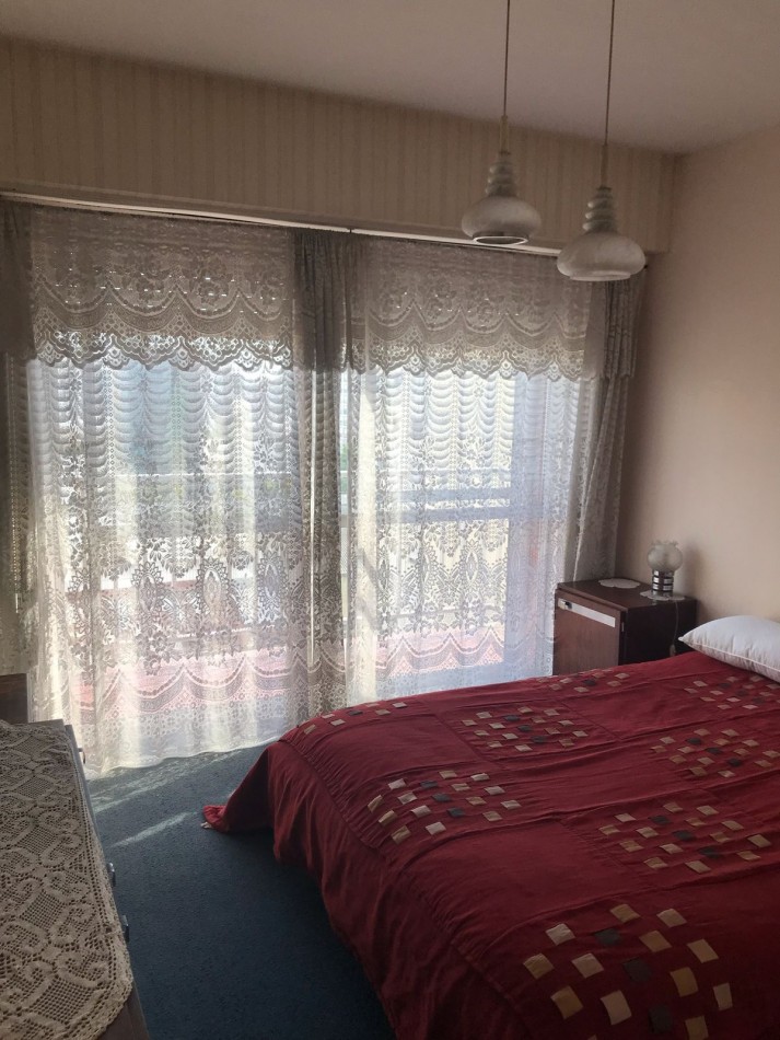 DEPARTAMENTO 4 AMBIENTES A LA CALLE CON BALCON SALIENTE. APTO CREDITO