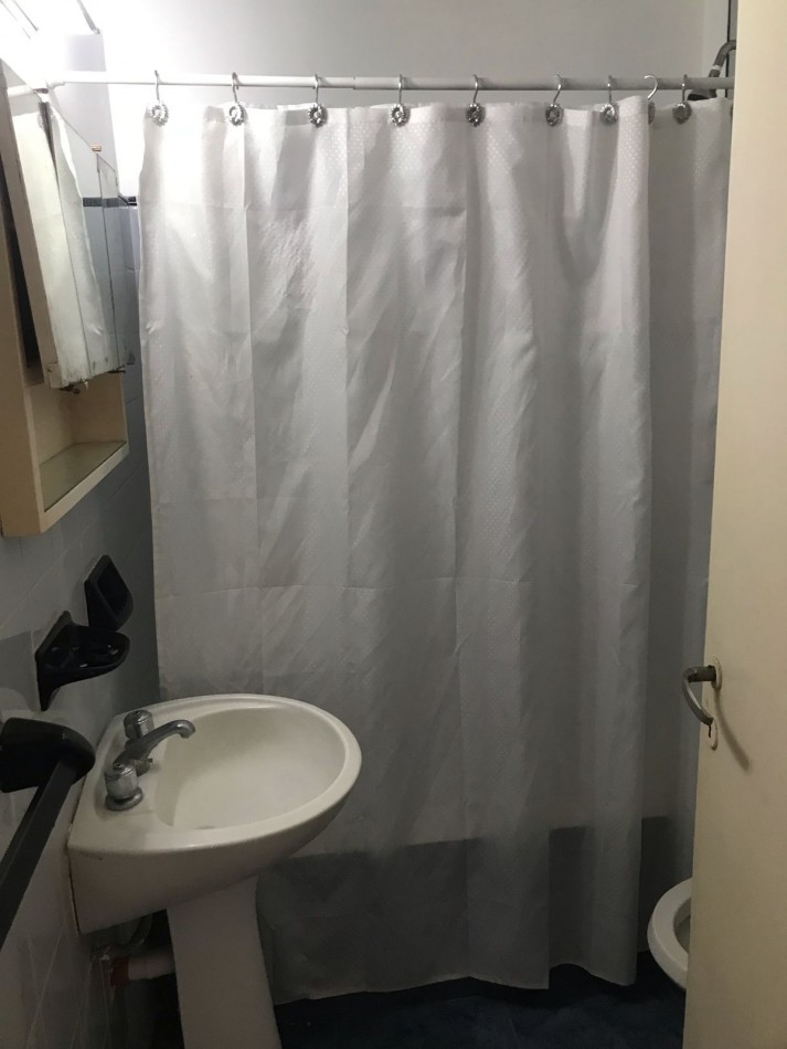 DEPARTAMENTO 4 AMBIENTES A LA CALLE CON BALCON SALIENTE. APTO CREDITO